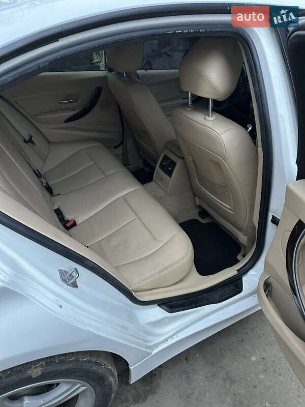 Седан BMW 3 Series 2015 в Яворові