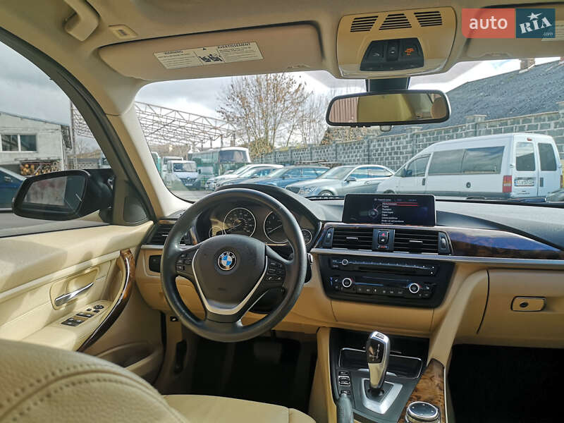 Седан BMW 3 Series 2013 в Калуші