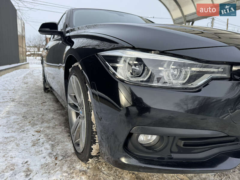 Седан BMW 3 Series 2017 в Хмельницком