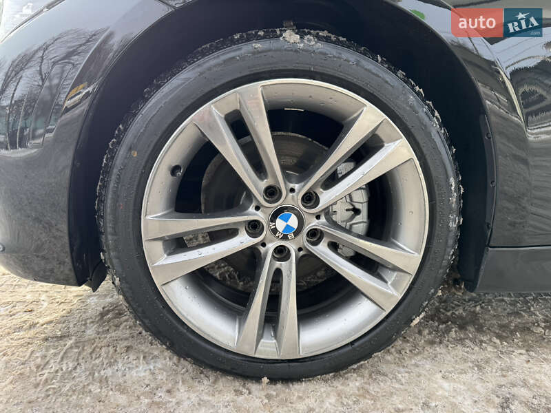Седан BMW 3 Series 2017 в Хмельницком