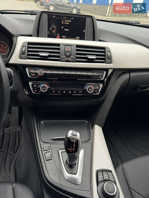 Седан BMW 3 Series 2017 в Хмельницком