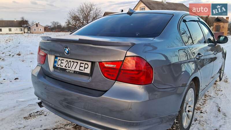 Седан BMW 3 Series 2009 в Черновцах