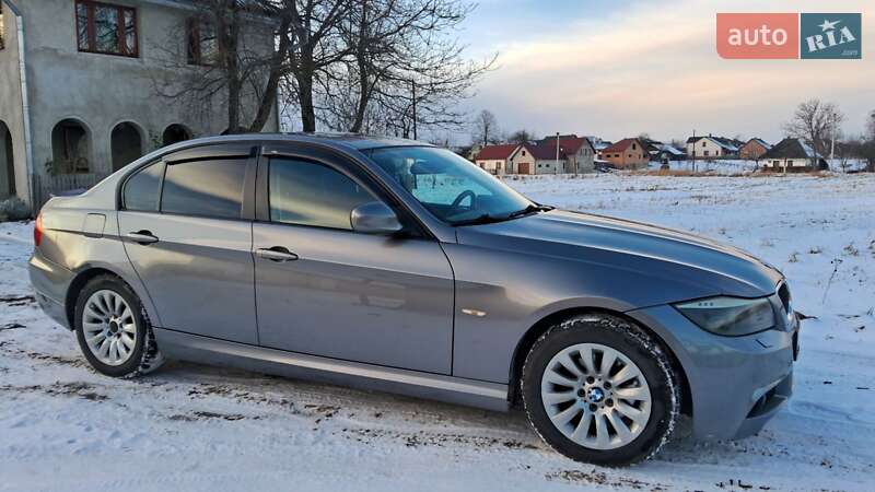 Седан BMW 3 Series 2009 в Черновцах
