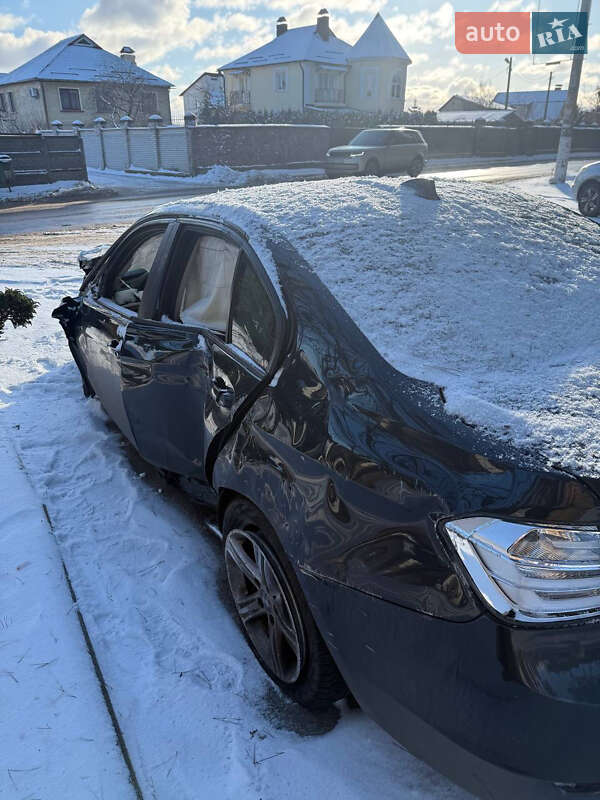 Седан BMW 3 Series 2012 в Гребінках