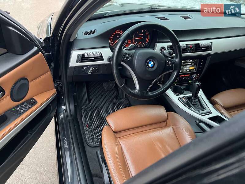 Седан BMW 3 Series 2009 в Сарнах