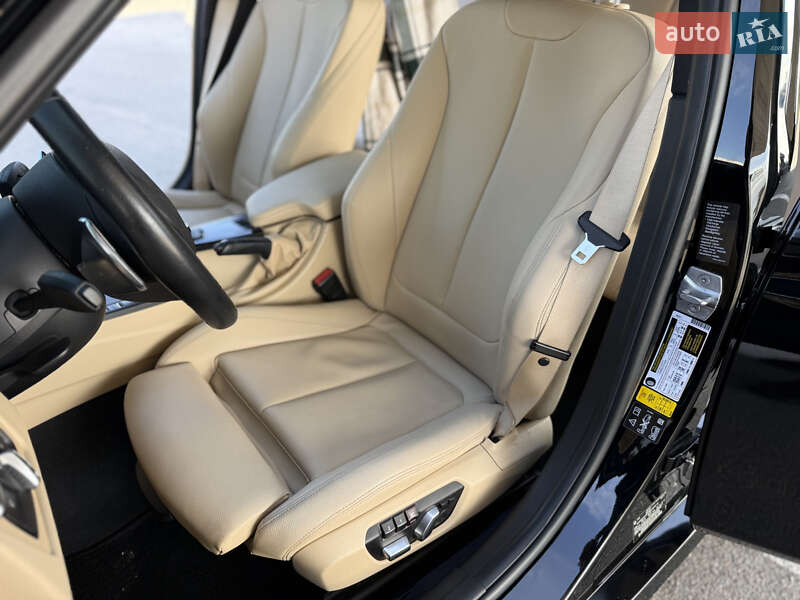 Седан BMW 3 Series 2017 в Дніпрі