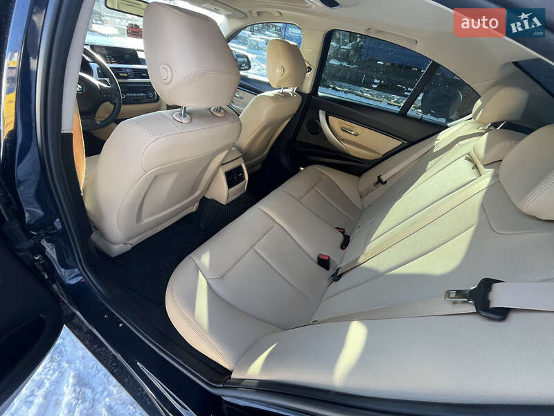 Седан BMW 3 Series 2017 в Броварах