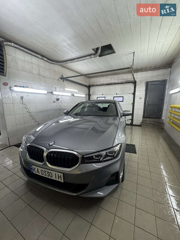 Седан BMW 3 Series 2022 в Києві фото 40 Седан BMW 3 Series 2022 в Києві