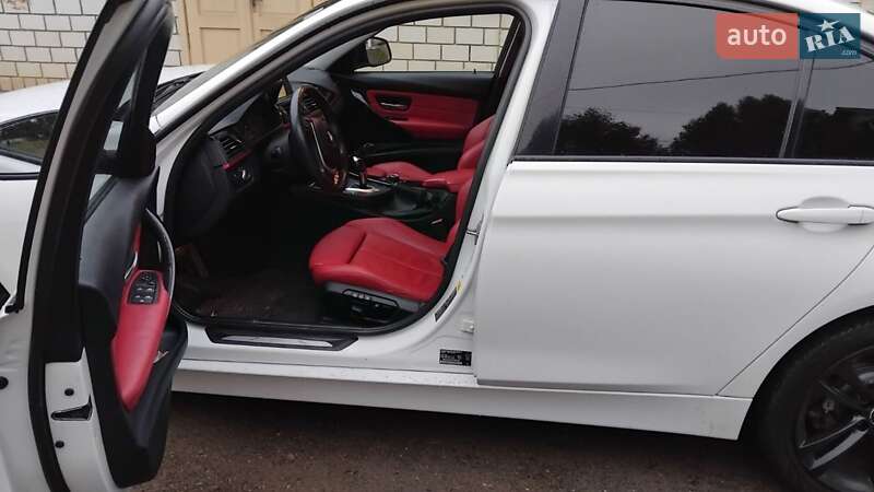 Седан BMW 3 Series 2013 в Стрию