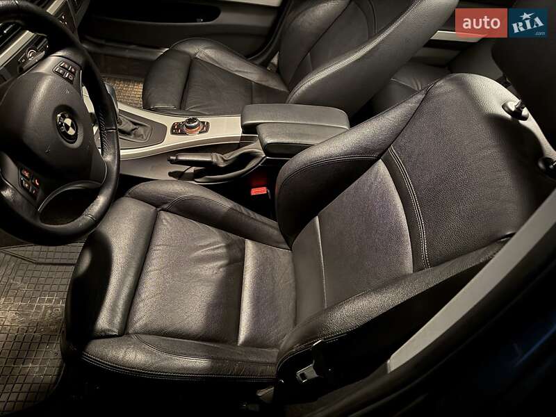 Седан BMW 3 Series 2011 в Чернівцях