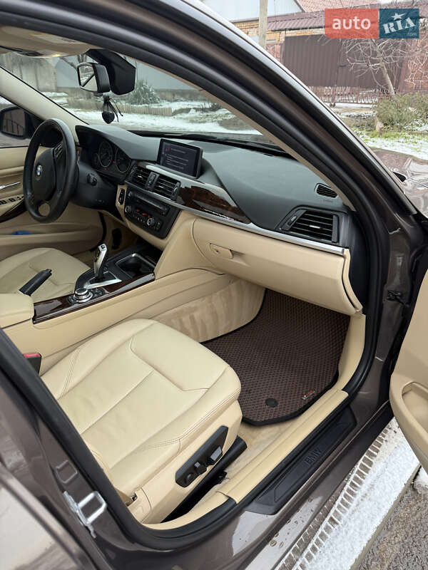 Седан BMW 3 Series 2013 в Кривому Розі