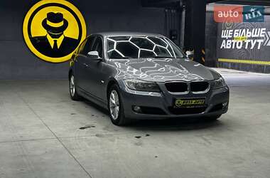 Седан BMW 3 Series 2011 в Черновцах
