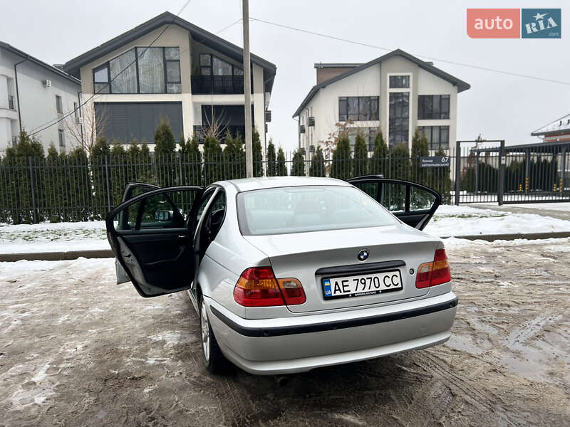 Седан BMW 3 Series 2004 в Кременчуці