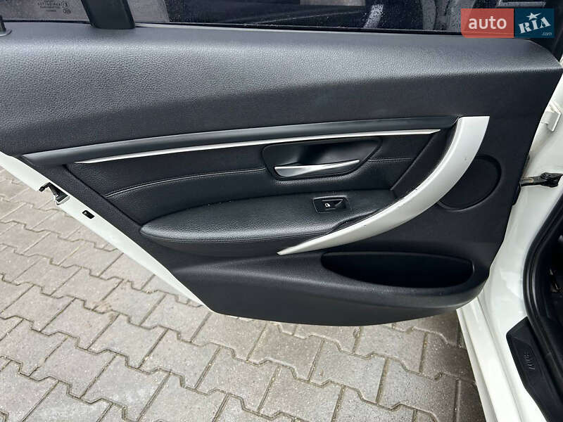 Седан BMW 3 Series 2012 в Виннице