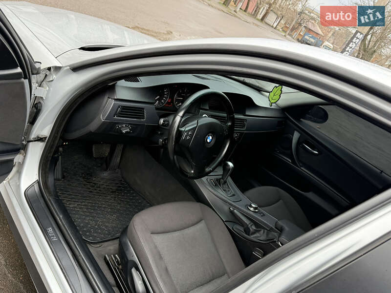 Универсал BMW 3 Series 2005 в Николаеве фото 20 Универсал BMW 3 Series 2005 в Николаеве