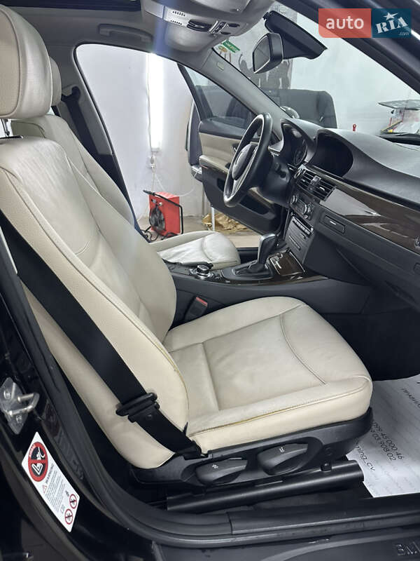 Універсал BMW 3 Series 2010 в Чернівцях фото 19 Універсал BMW 3 Series 2010 в Чернівцях