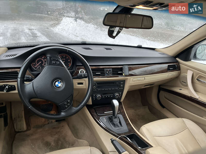 Седан BMW 3 Series 2009 в Киеве