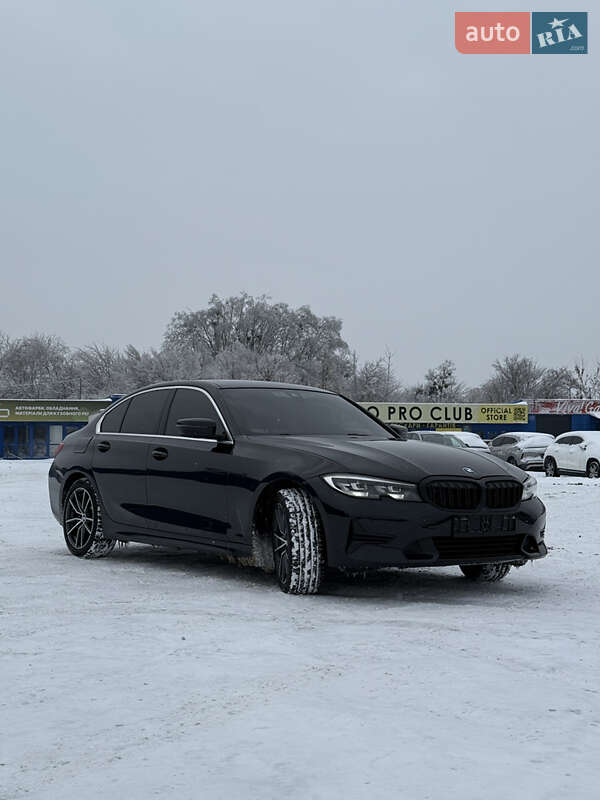 Седан BMW 3 Series 2019 в Киеве