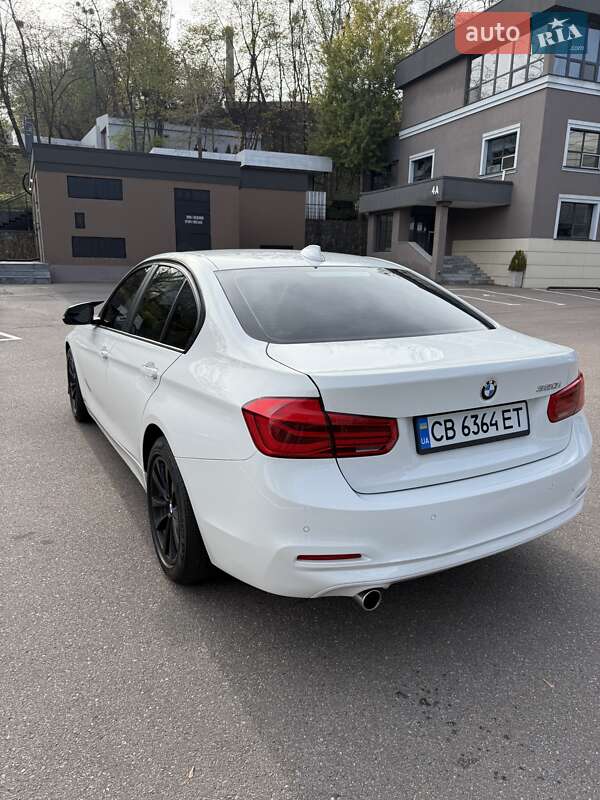 Седан BMW 3 Series 2017 в Киеве