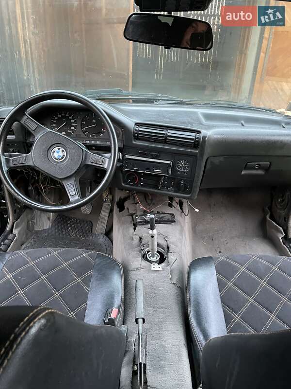 Седан BMW 3 Series 1988 в Болехові