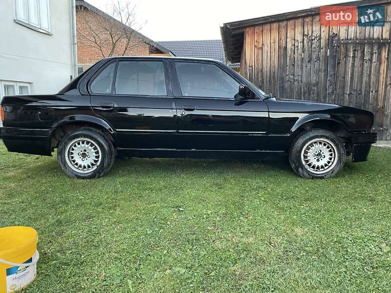 Седан BMW 3 Series 1988 в Болехові