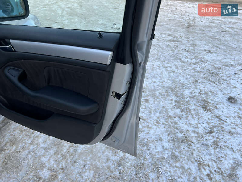 Универсал BMW 3 Series 2001 в Черновцах