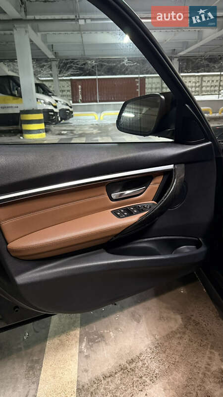 Седан BMW 3 Series 2016 в Киеве