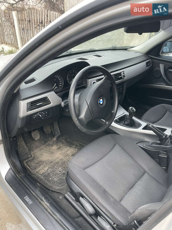 Седан BMW 3 Series 2005 в Николаеве