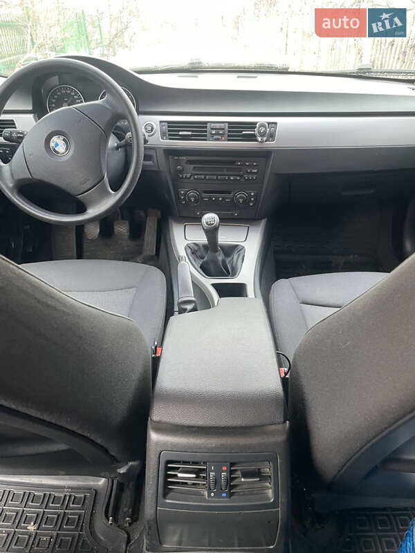 Седан BMW 3 Series 2005 в Николаеве