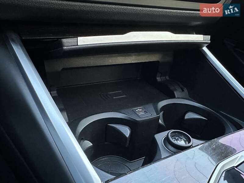 Седан BMW 3 Series 2019 в Виннице