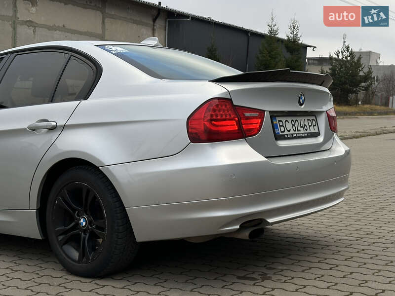 Седан BMW 3 Series 2009 в Яворове