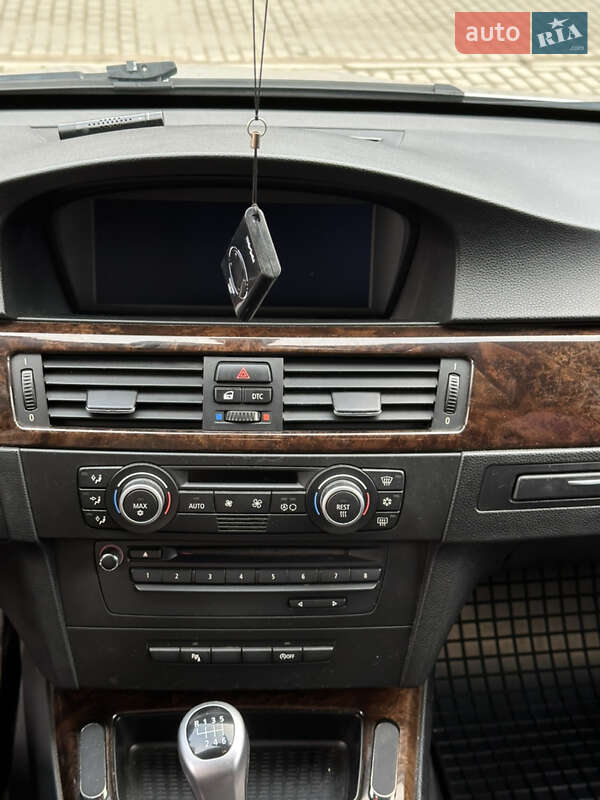 Седан BMW 3 Series 2009 в Яворове