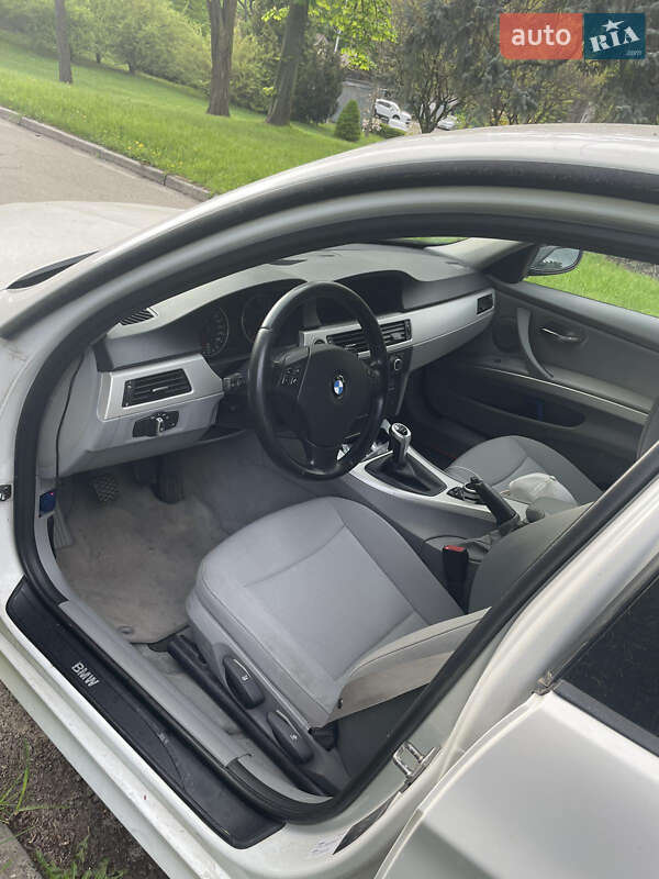 Универсал BMW 3 Series 2010 в Киеве