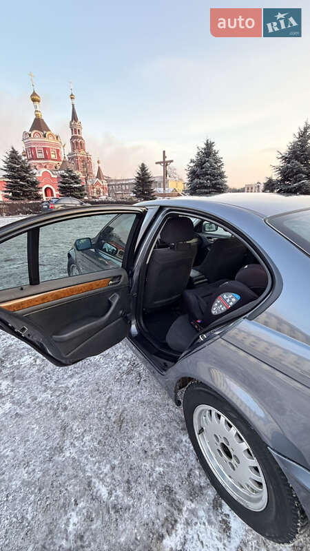 Седан BMW 3 Series 2000 в Каменском