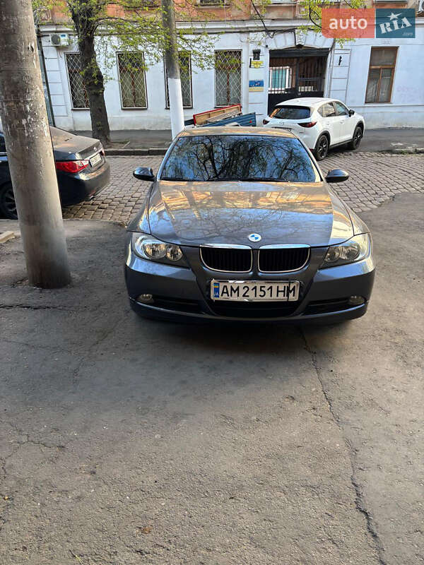 Седан BMW 3 Series 2005 в Одессе