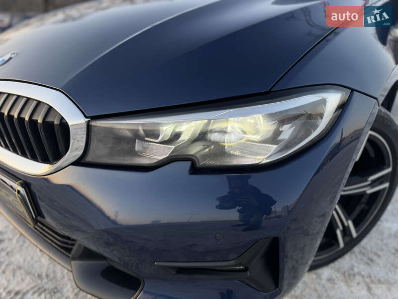 Седан BMW 3 Series 2022 в Киеве