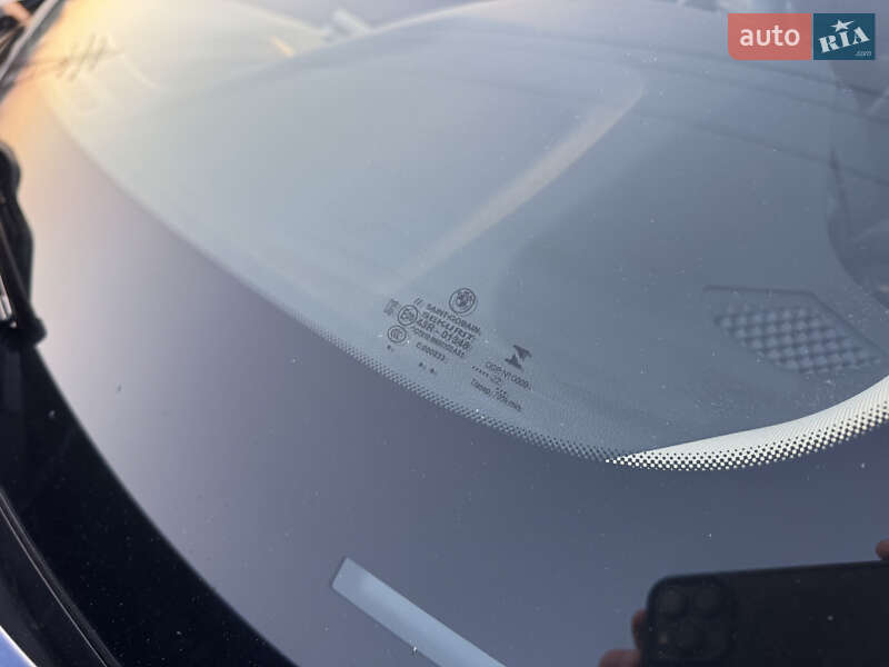 Седан BMW 3 Series 2022 в Киеве