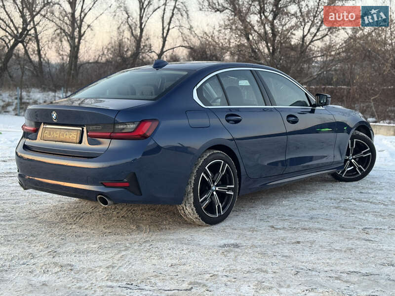 Седан BMW 3 Series 2022 в Киеве