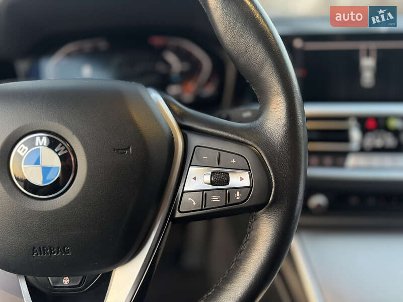 Седан BMW 3 Series 2022 в Киеве