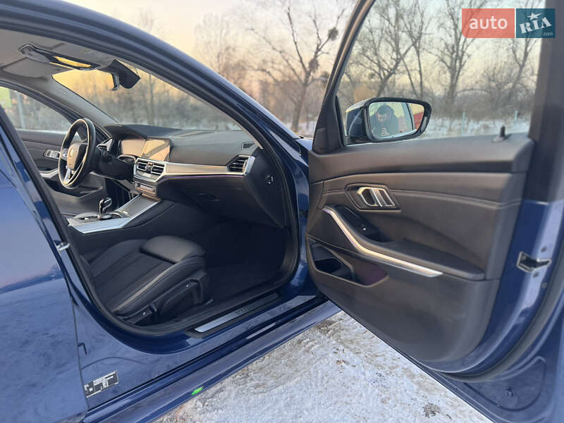 Седан BMW 3 Series 2022 в Киеве