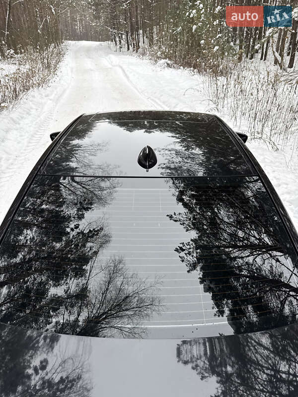 Седан BMW 3 Series 2019 в Ровно