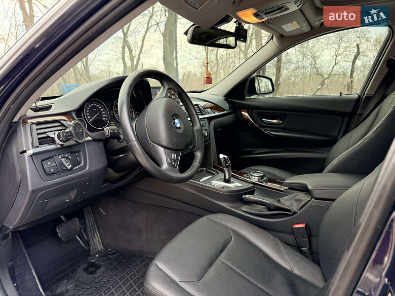 Седан BMW 3 Series 2014 в Одессе