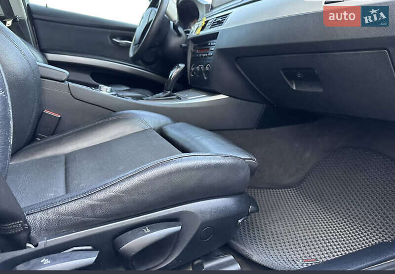 Седан BMW 3 Series 2005 в Одессе
