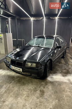 Седан BMW 3 Series 1992 в Ужгороде