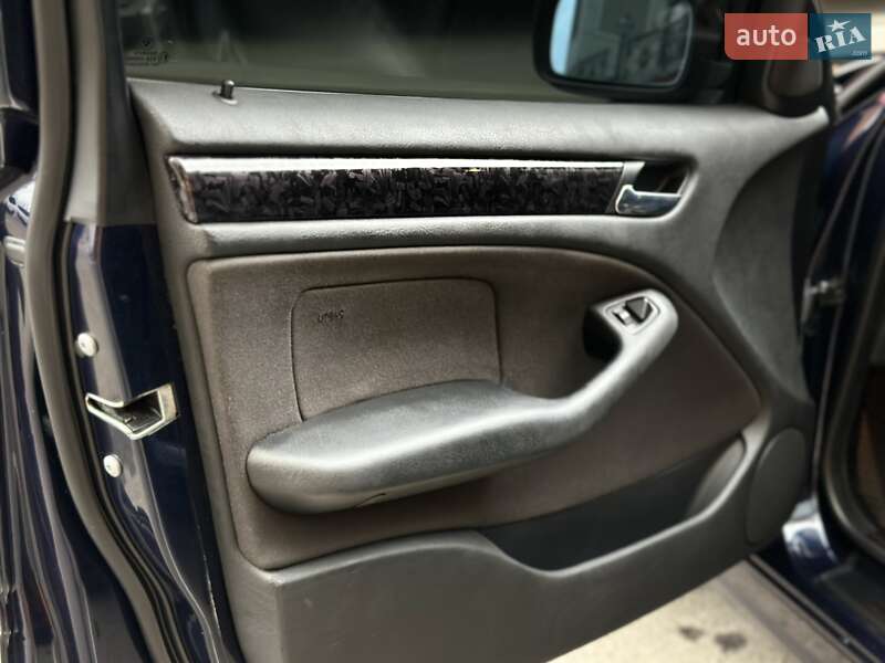 Седан BMW 3 Series 2003 в Одессе