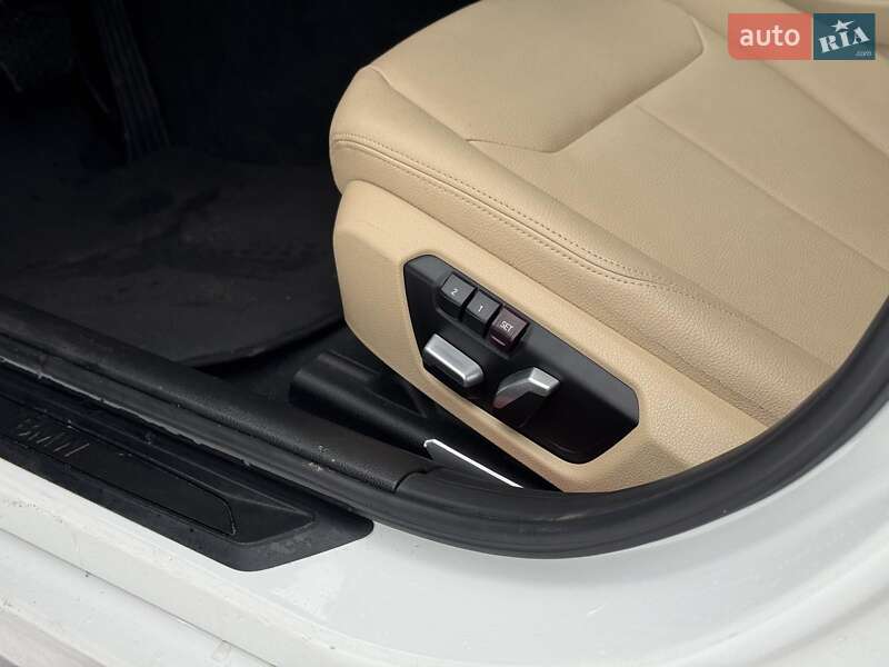 Седан BMW 3 Series 2016 в Киеве