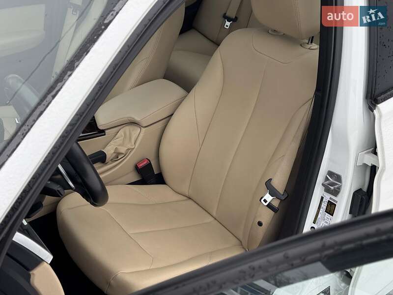 Седан BMW 3 Series 2016 в Киеве
