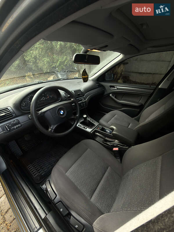 Универсал BMW 3 Series 2005 в Городке
