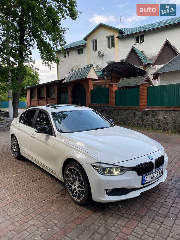 Седан BMW 3 Series 2014 в Буче
