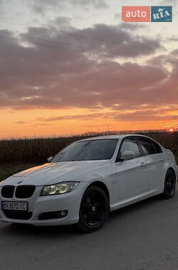 Седан BMW 3 Series 2009 в Чемеровцах